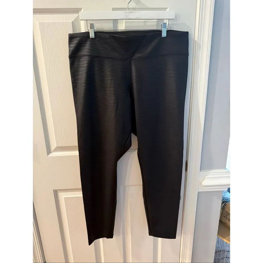 Express Black On Black Animal Print Leggings sz XL NWT
